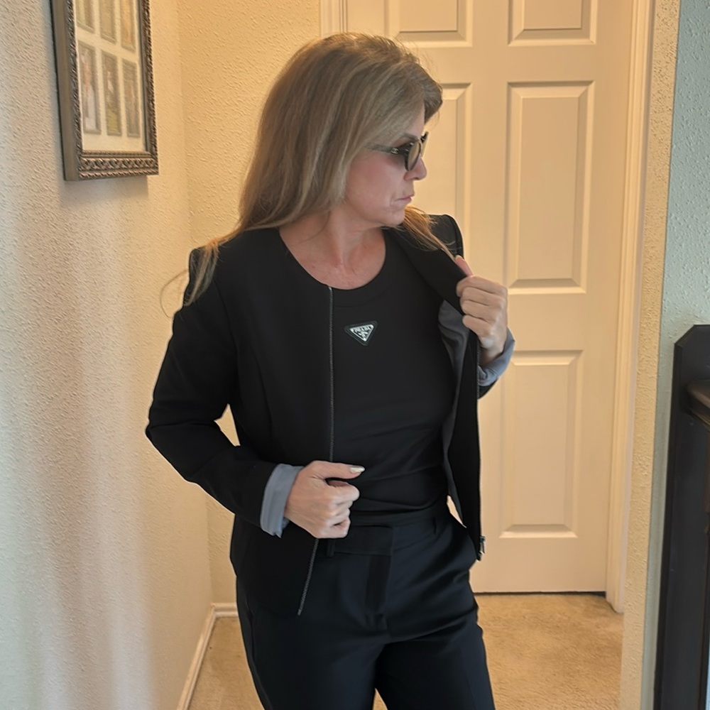 Calvin Klein sz 2 Black Blazer
